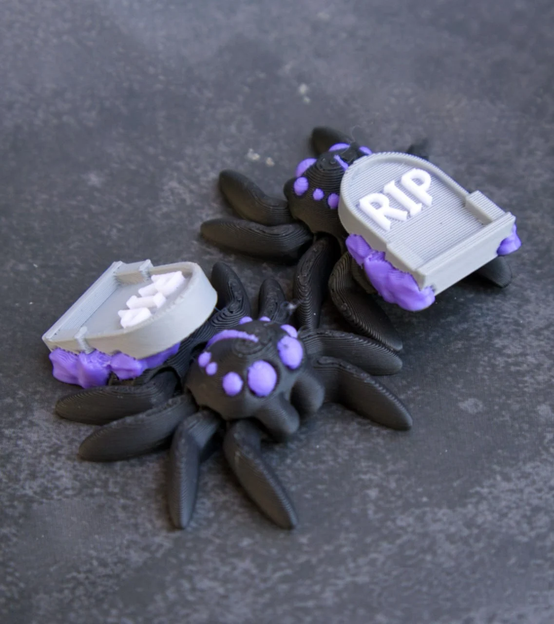 Tiny Tombstone Spider articulated Halloween figure 3D printed by Vivyd